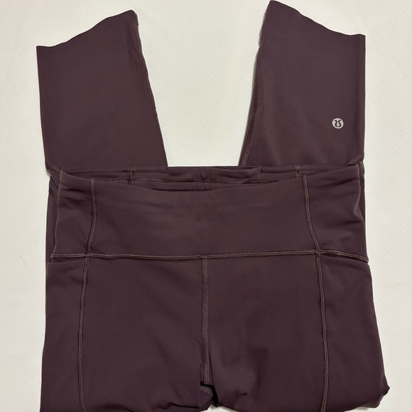 Lululemon leggings (with pockets) 21” - Picture 5 of 8